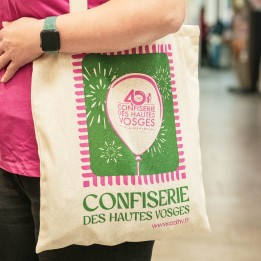 Découvrez notre tote bag tissu 40 ans CDHV ✅ Fabrication Artisanale