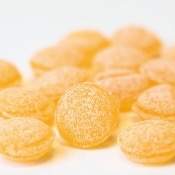 Boîte de bonbons à la pêche 70 g